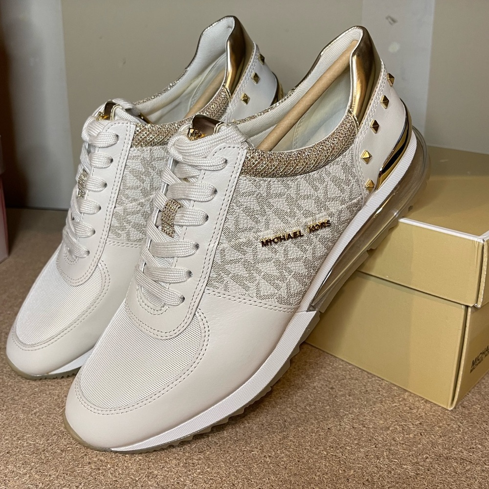 Michael Kors Allie Trainer Extreme Leather/Pyramid Studs